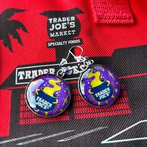 Trader Joe’s earrings 25mm witch cauldron